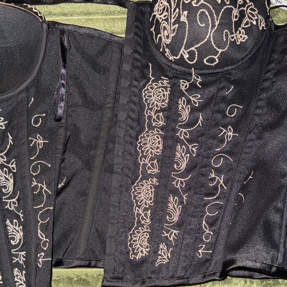 Charlotte Russe Black Bustier black and lace corset - Picture 7 of 12